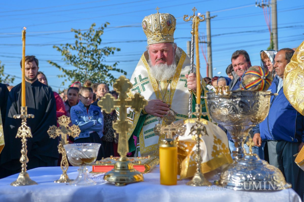 Biserica Parohiei Petrăchioaia a fost sfințită 127181