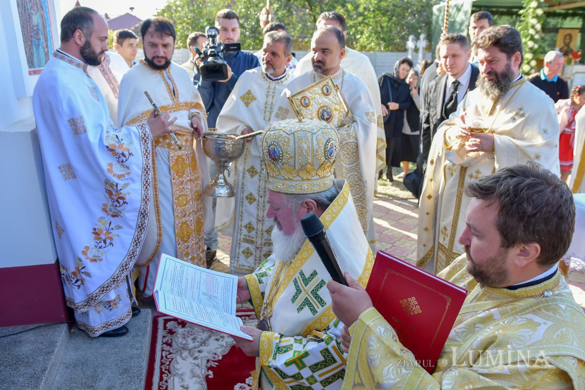 Biserica Parohiei Petrăchioaia a fost sfințită 127188