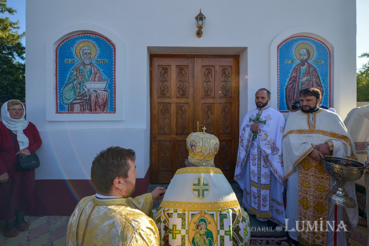 Biserica Parohiei Petrăchioaia a fost sfințită 127194