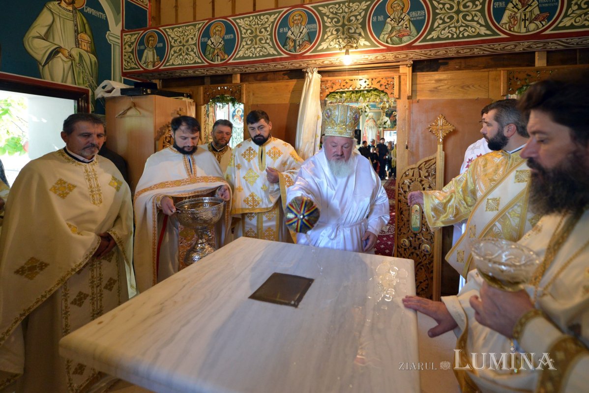 Biserica Parohiei Petrăchioaia a fost sfințită 127196