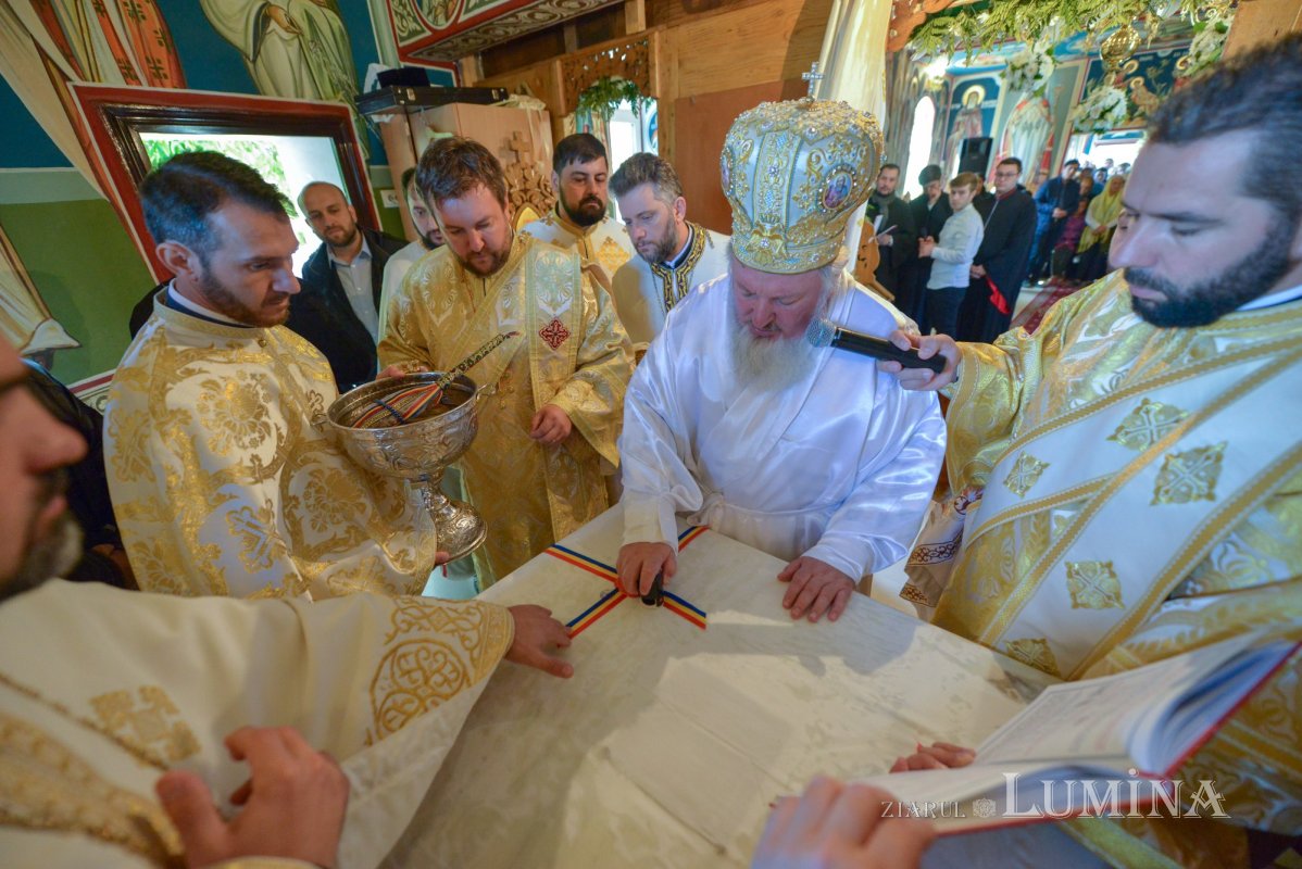 Biserica Parohiei Petrăchioaia a fost sfințită 127201