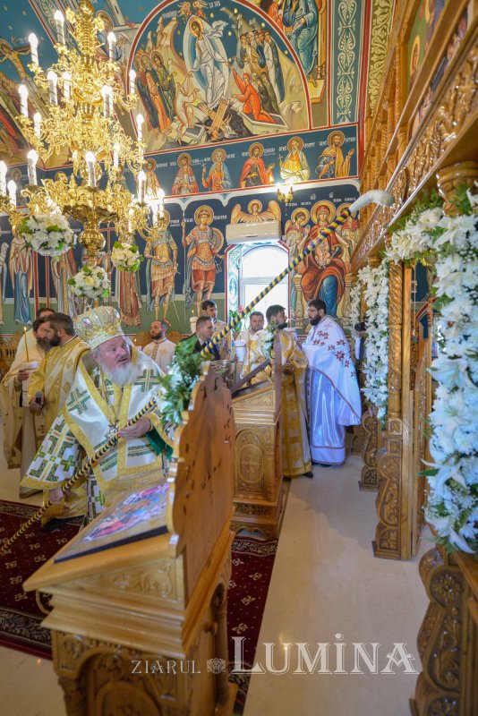 Biserica Parohiei Petrăchioaia a fost sfințită 127211