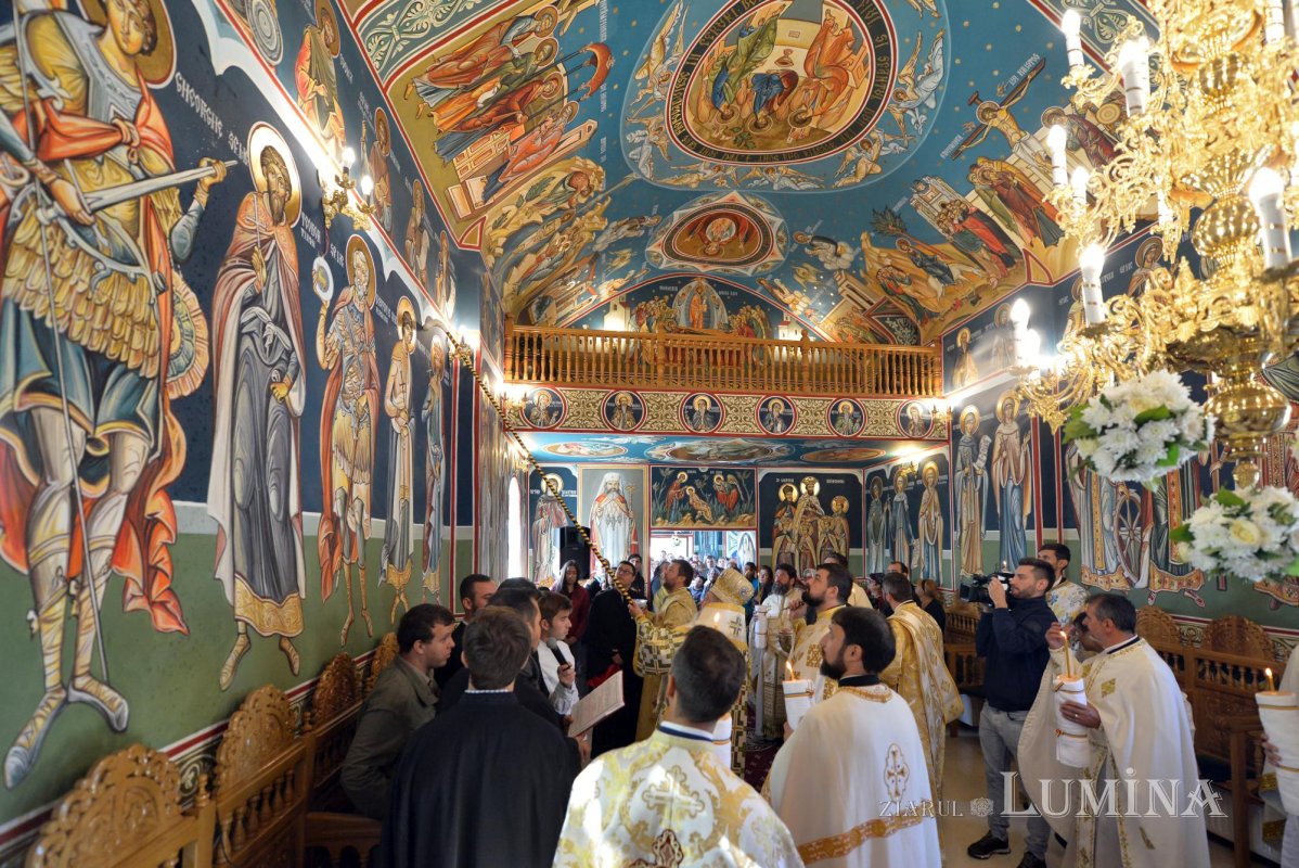 Biserica Parohiei Petrăchioaia a fost sfințită 127212