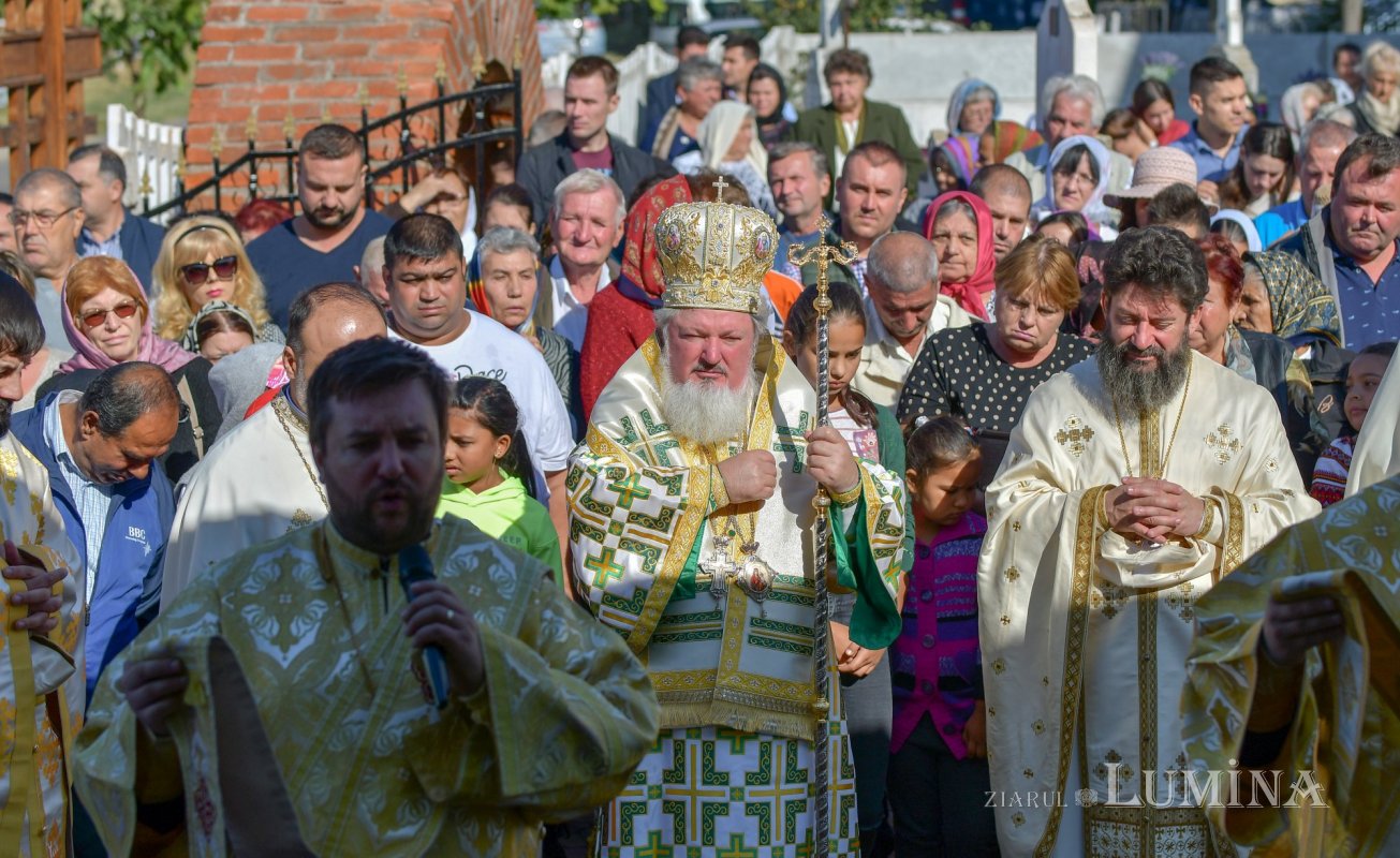 Biserica Parohiei Petrăchioaia a fost sfințită 127213