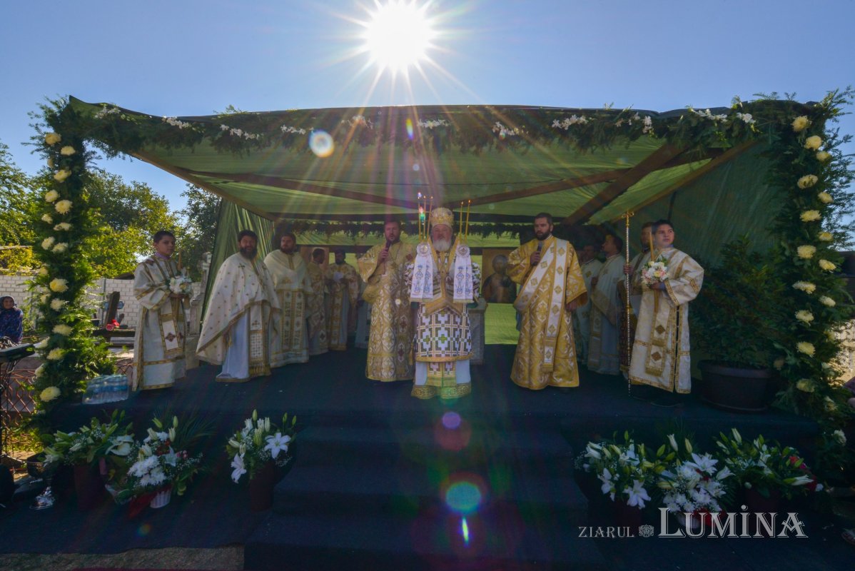 Biserica Parohiei Petrăchioaia a fost sfințită 127219