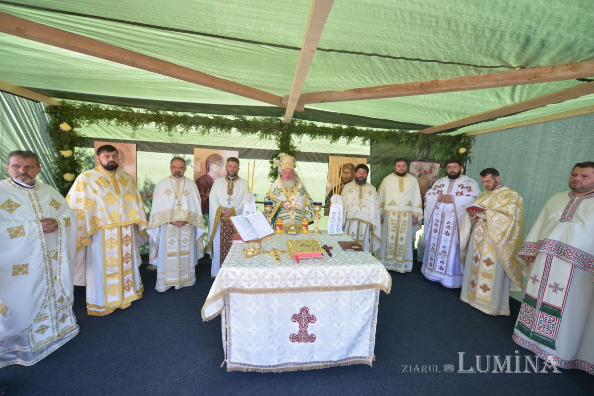 Biserica Parohiei Petrăchioaia a fost sfințită 127221