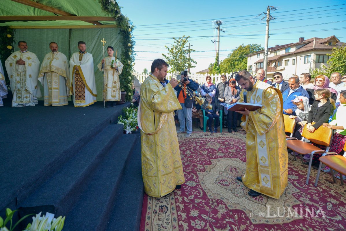 Biserica Parohiei Petrăchioaia a fost sfințită 127223