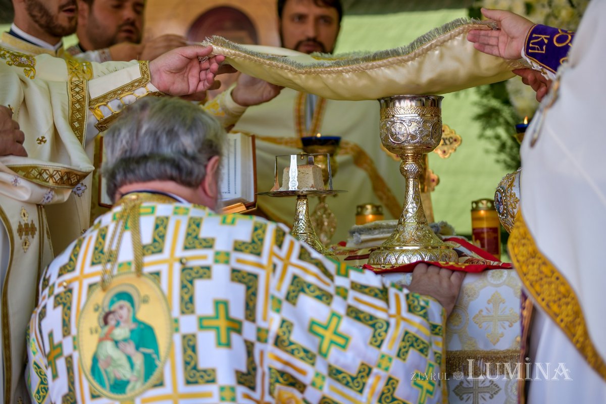Biserica Parohiei Petrăchioaia a fost sfințită 127228