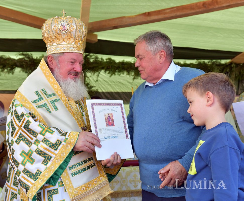 Biserica Parohiei Petrăchioaia a fost sfințită 127238