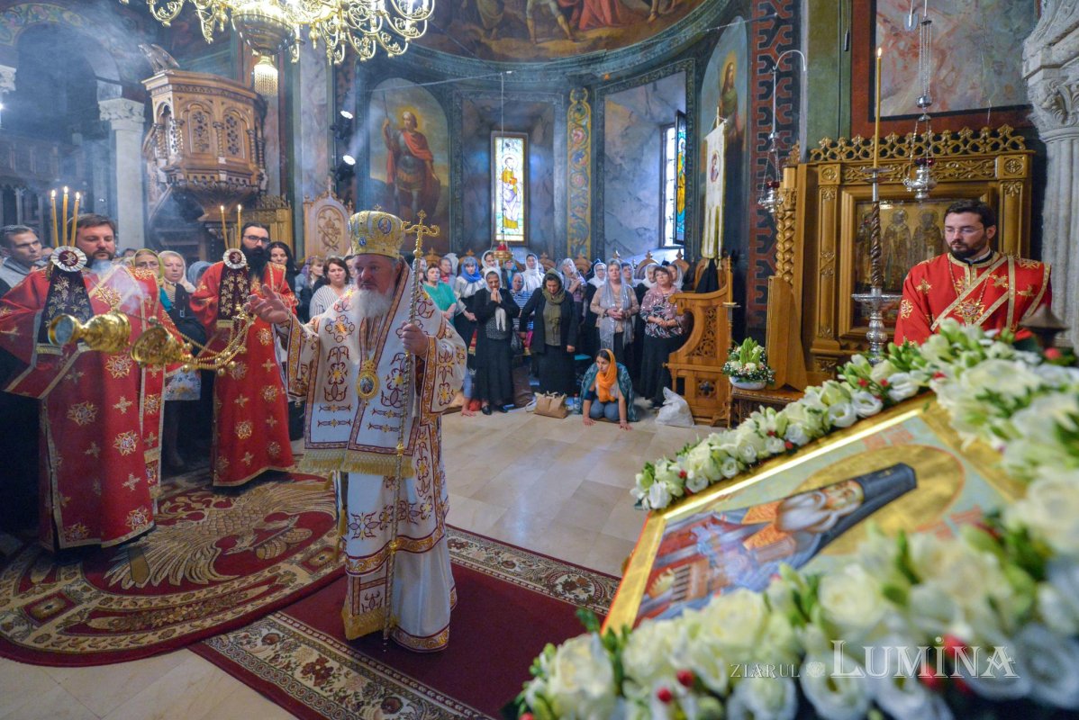 Hramul ctitoriei Sfântului Antim Ivireanul din Bucureşti 127511