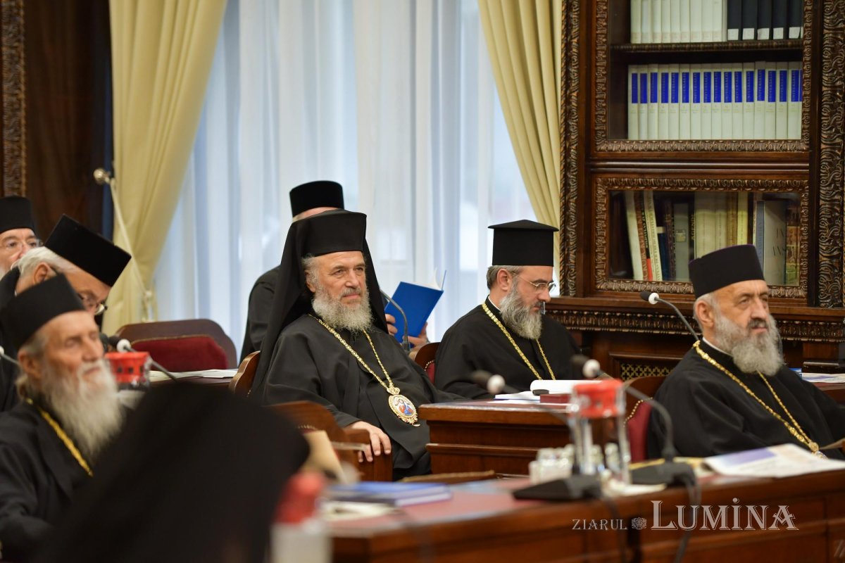 Ierarhii Bisericii Ortodoxe Române s-au reunit ­la Reședința Patriarhală 127886