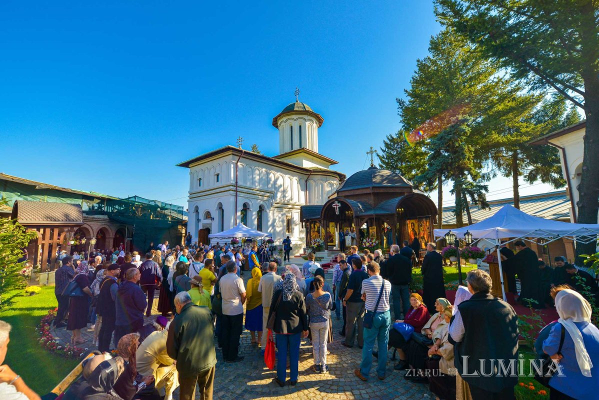 Hramul Altarului de vară al Mănăstirii Plumbuita 128045