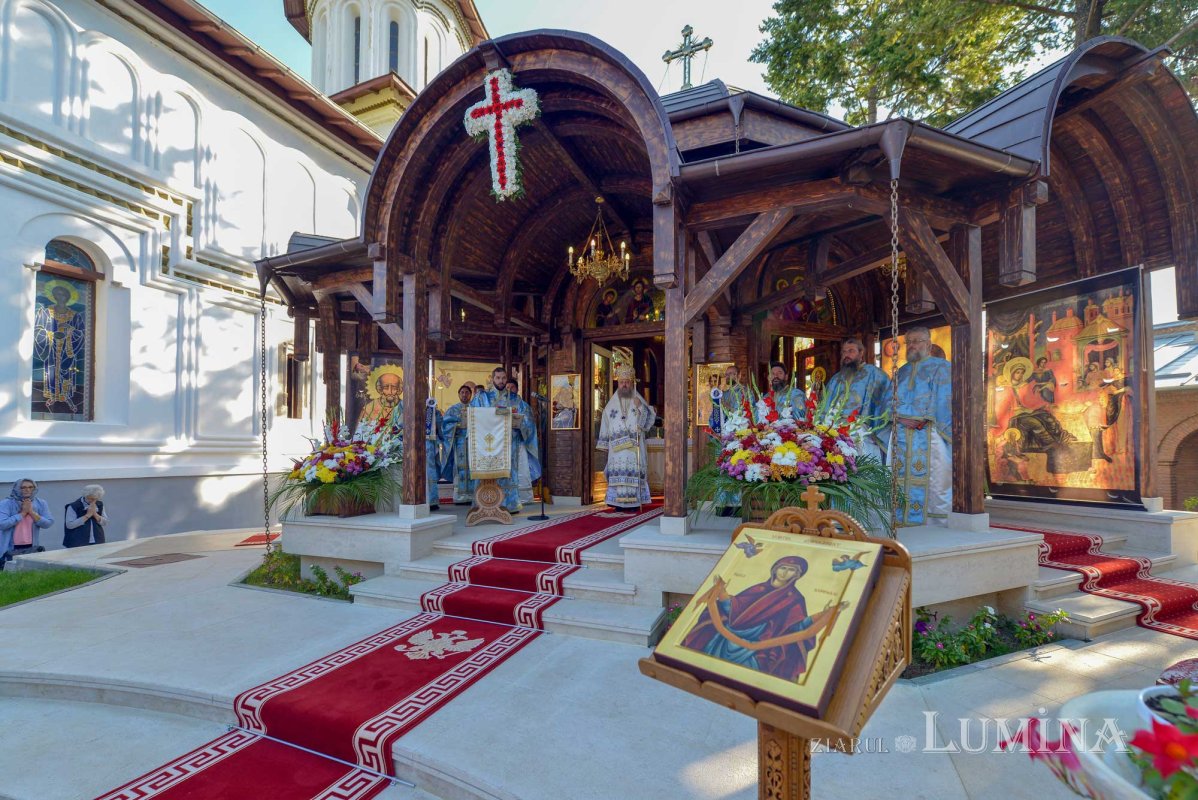 Hramul Altarului de vară al Mănăstirii Plumbuita 128046