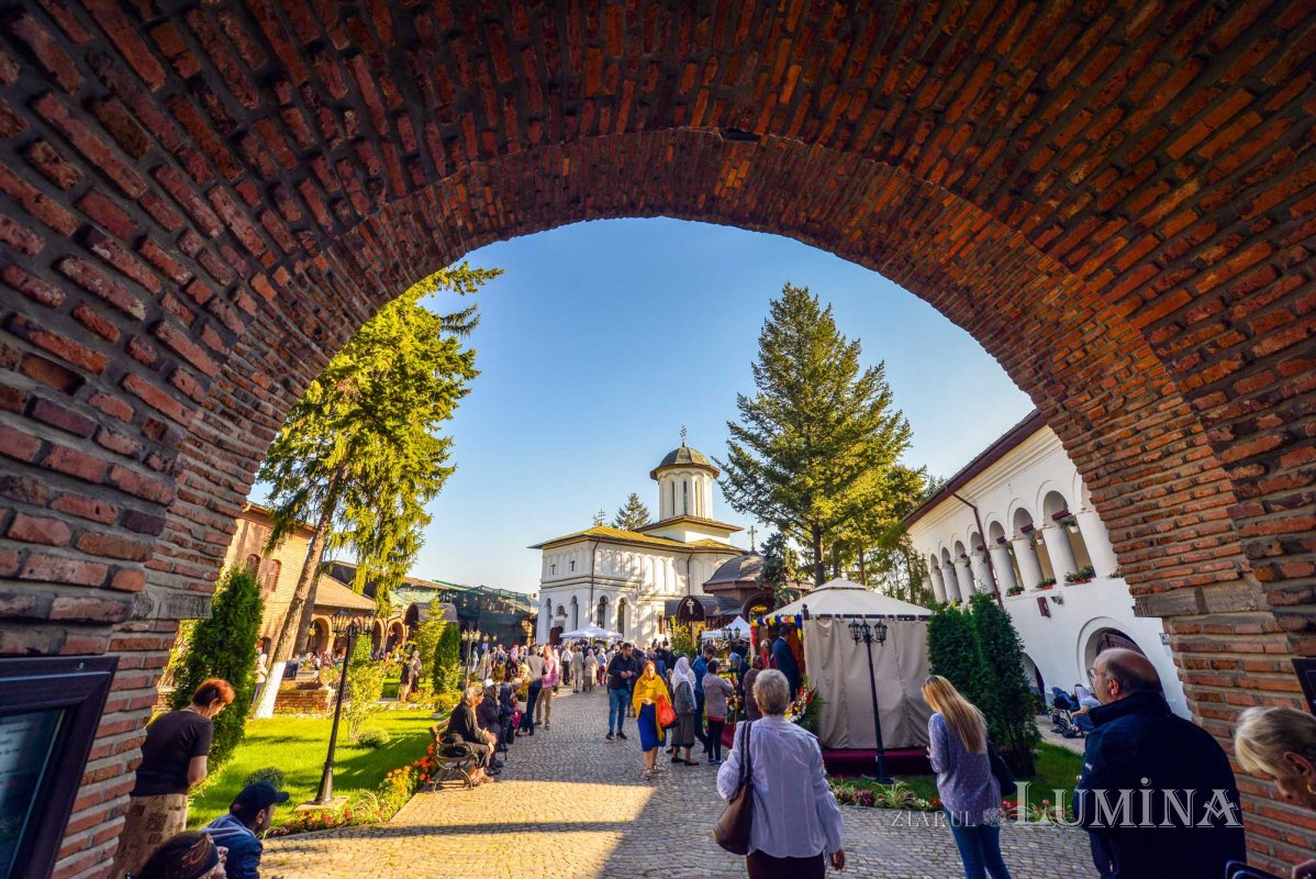 Hramul Altarului de vară al Mănăstirii Plumbuita 128047