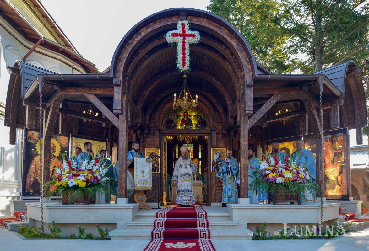 Hramul Altarului de vară al Mănăstirii Plumbuita 128084