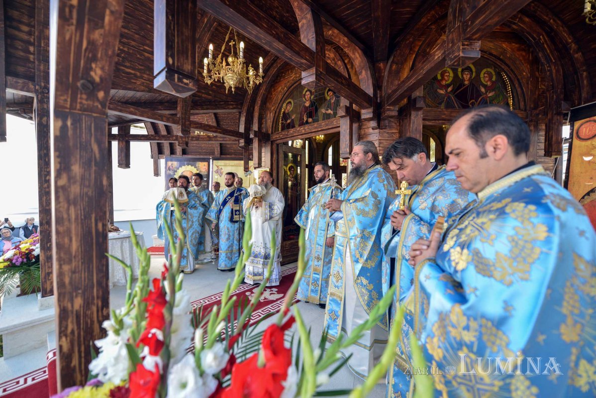 Hramul Altarului de vară al Mănăstirii Plumbuita 128086