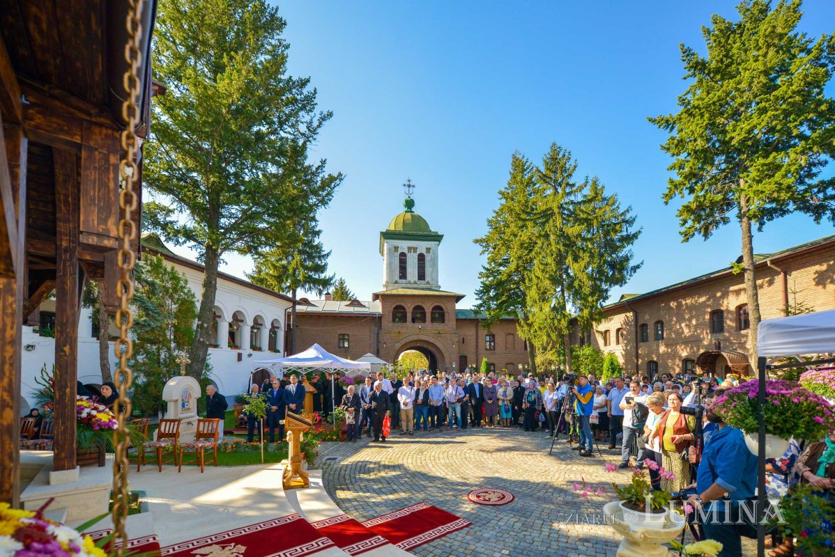 Hramul Altarului de vară al Mănăstirii Plumbuita 128088