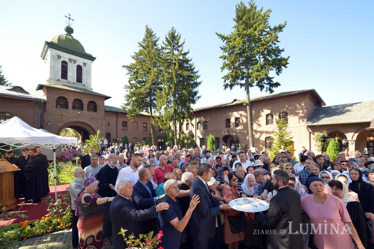 Hramul Altarului de vară al Mănăstirii Plumbuita 128097