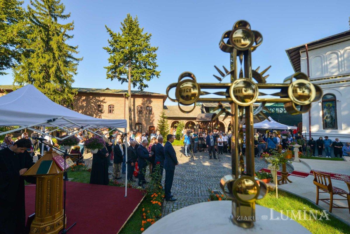 Hramul Altarului de vară al Mănăstirii Plumbuita 128102