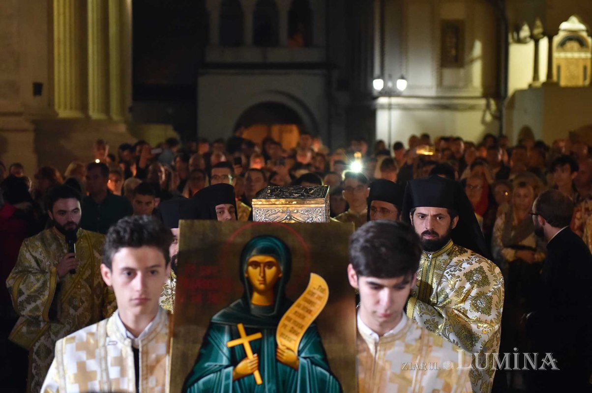 Priveghere în cinstea Sfintei Parascheva la Catedrala Patriarhală 129147