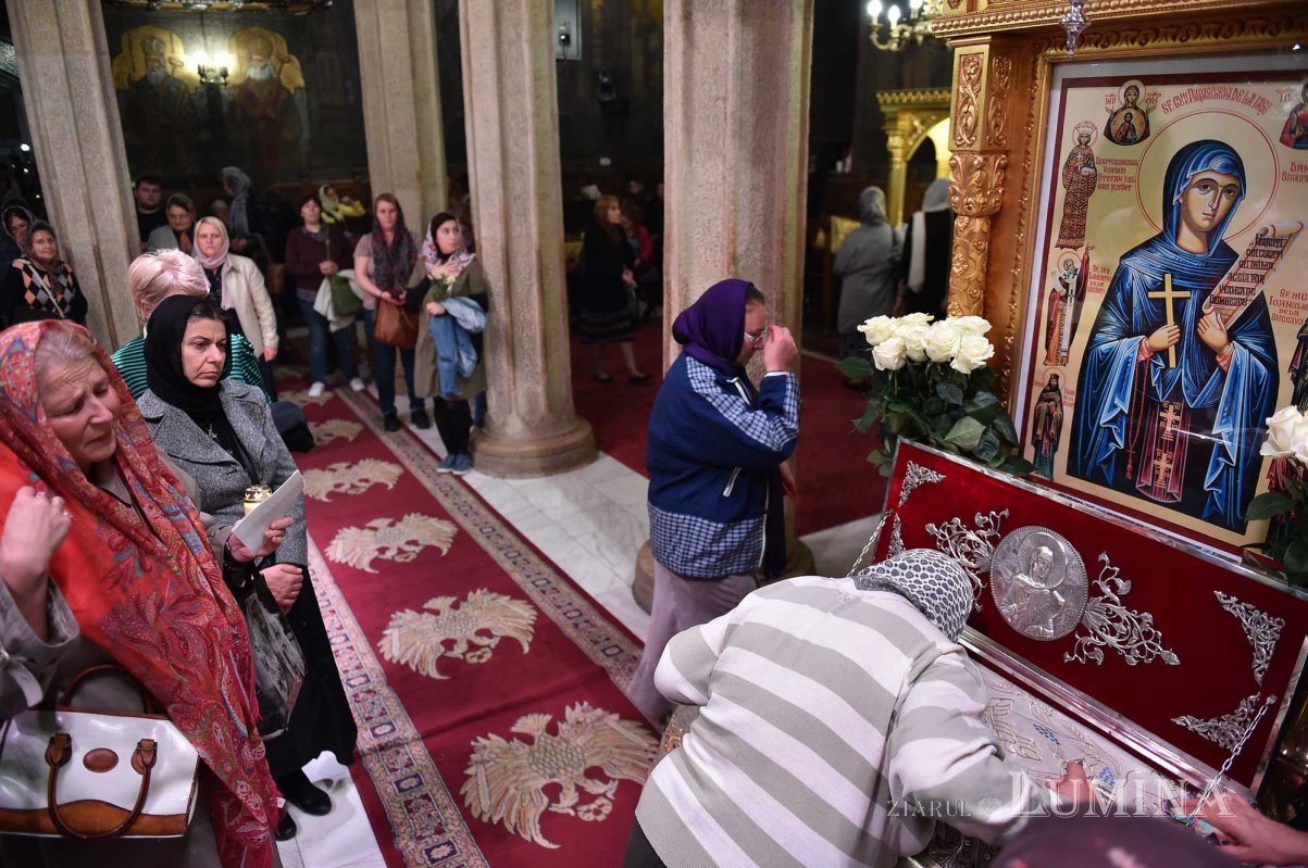 Priveghere în cinstea Sfintei Parascheva la Catedrala Patriarhală 129153