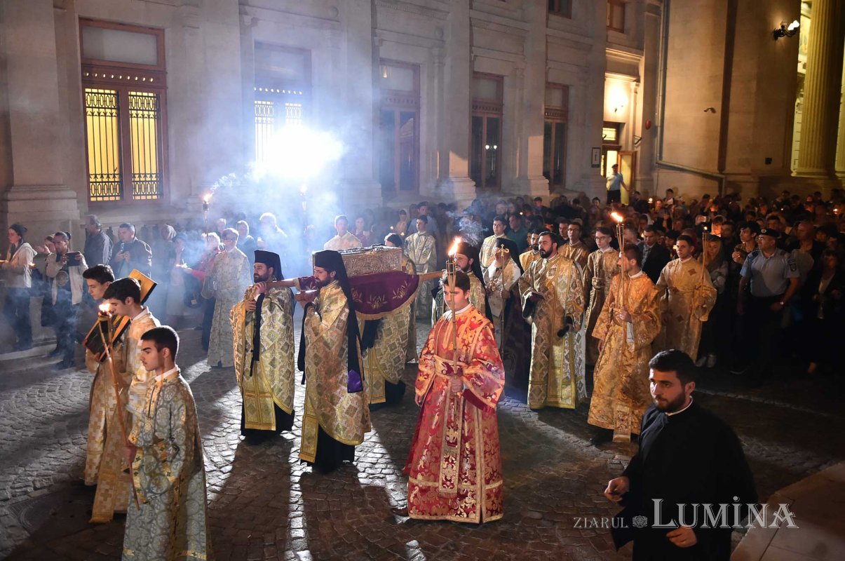Priveghere în cinstea Sfintei Parascheva la Catedrala Patriarhală 129157