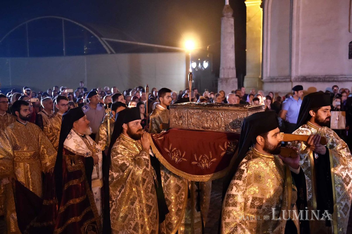 Priveghere în cinstea Sfintei Parascheva la Catedrala Patriarhală 129161