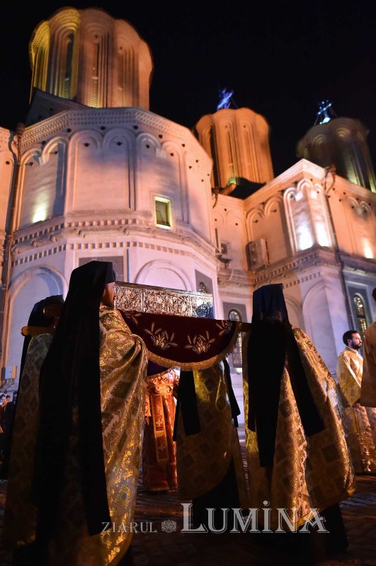 Priveghere în cinstea Sfintei Parascheva la Catedrala Patriarhală 129162