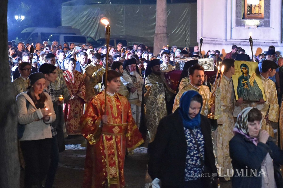 Priveghere în cinstea Sfintei Parascheva la Catedrala Patriarhală 129164