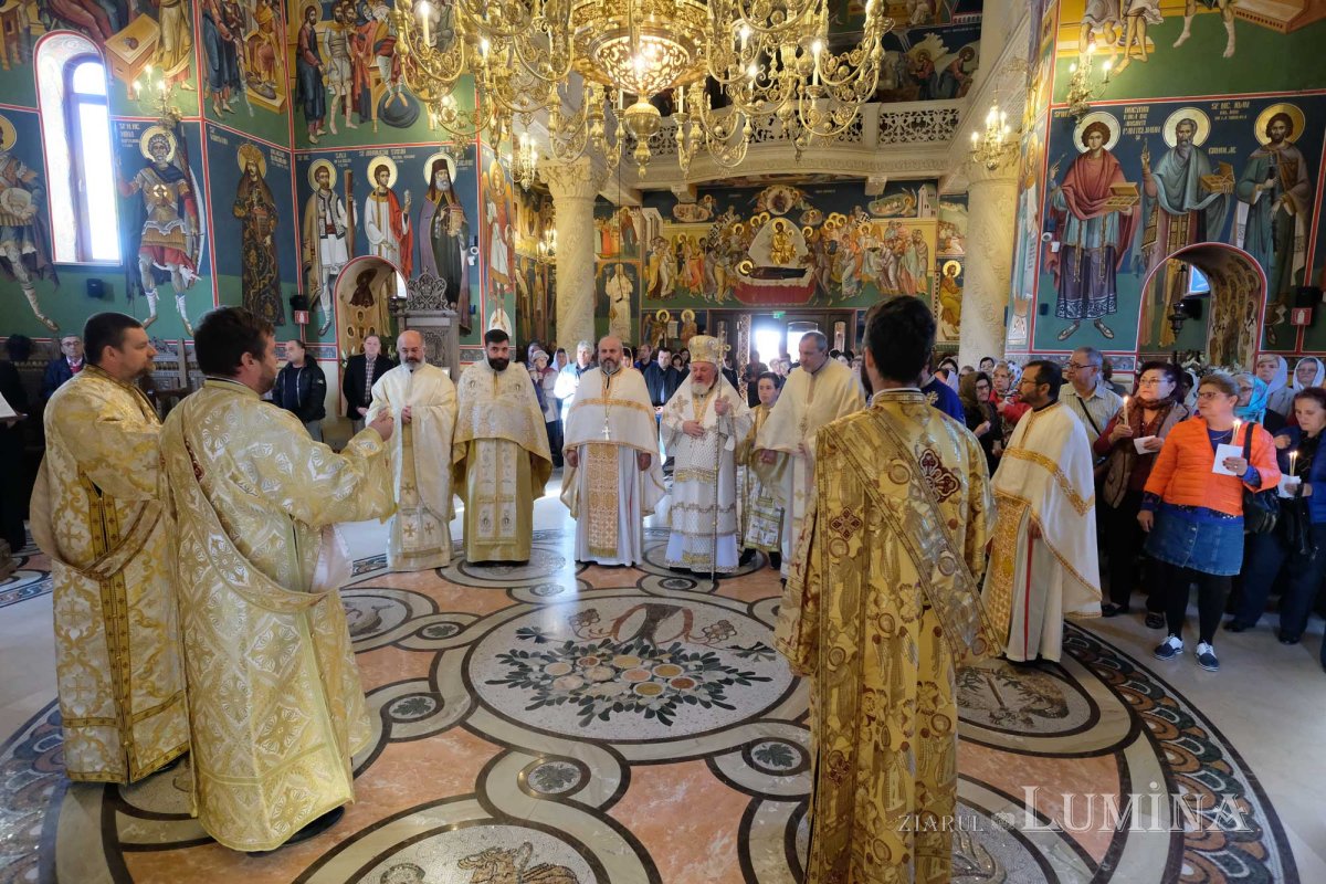 Sărbătoare în Parohia „Sfânta Vineri” din cartierul bucureştean Pajura 129172