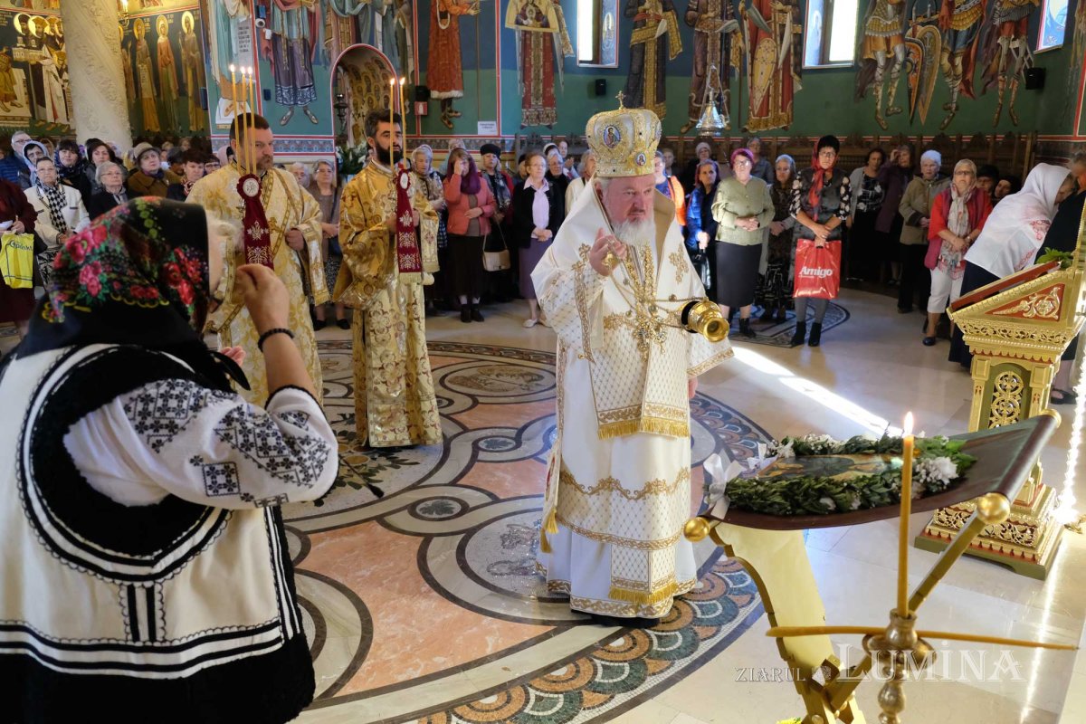 Sărbătoare în Parohia „Sfânta Vineri” din cartierul bucureştean Pajura 129173