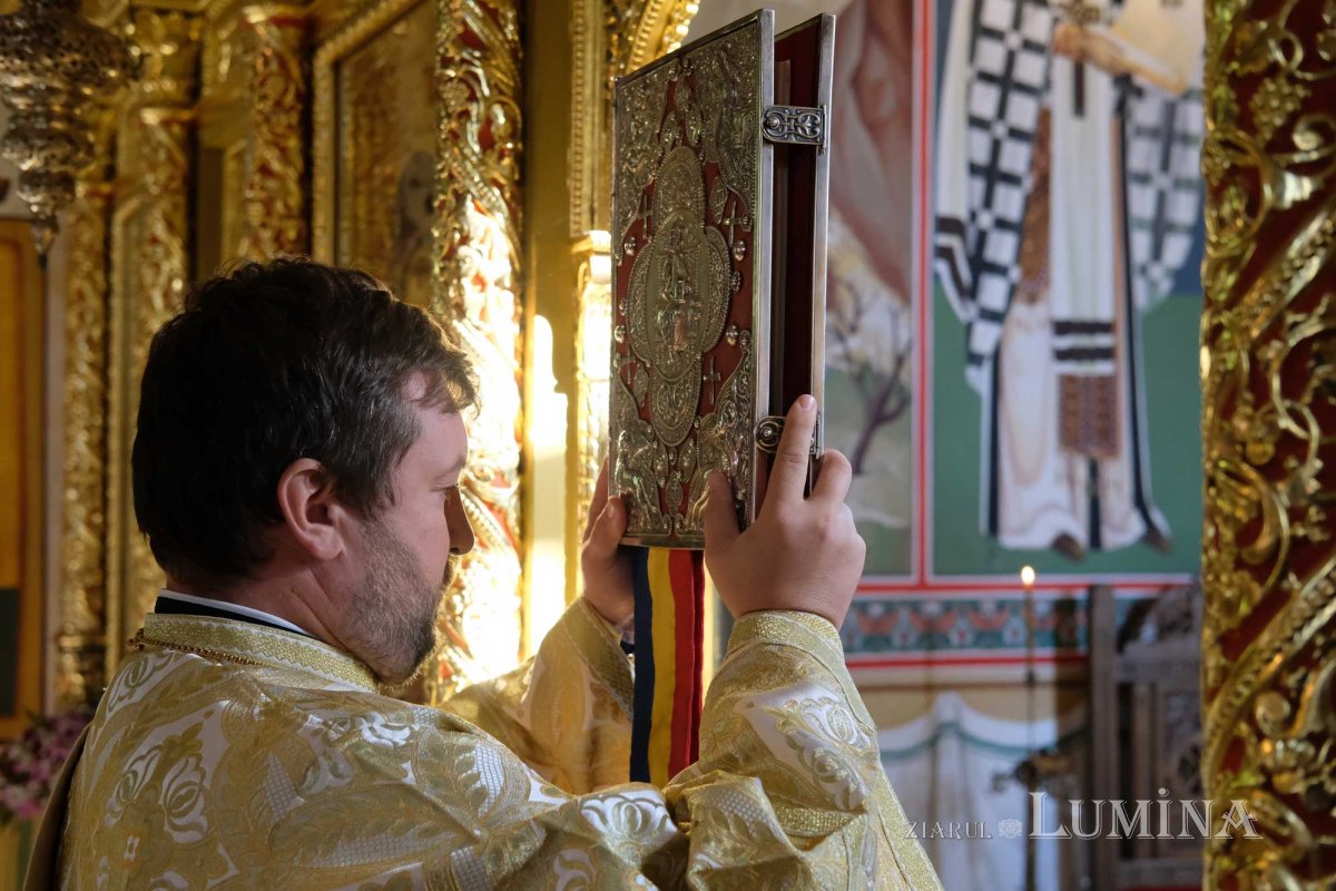 Sărbătoare în Parohia „Sfânta Vineri” din cartierul bucureştean Pajura 129182