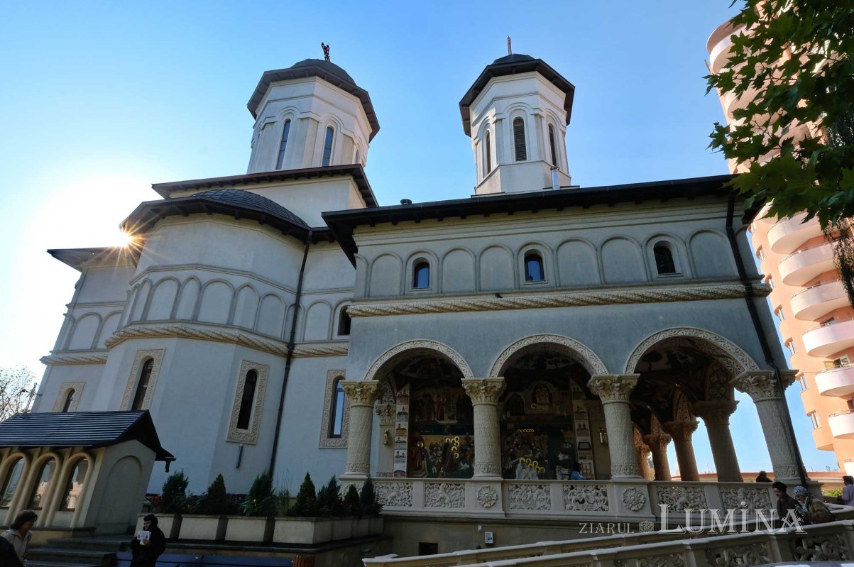 Sărbătoare în Parohia „Sfânta Vineri” din cartierul bucureştean Pajura 129186