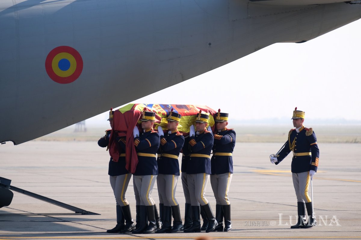 Repatrierea Reginei‑mamă Elena a României 129515