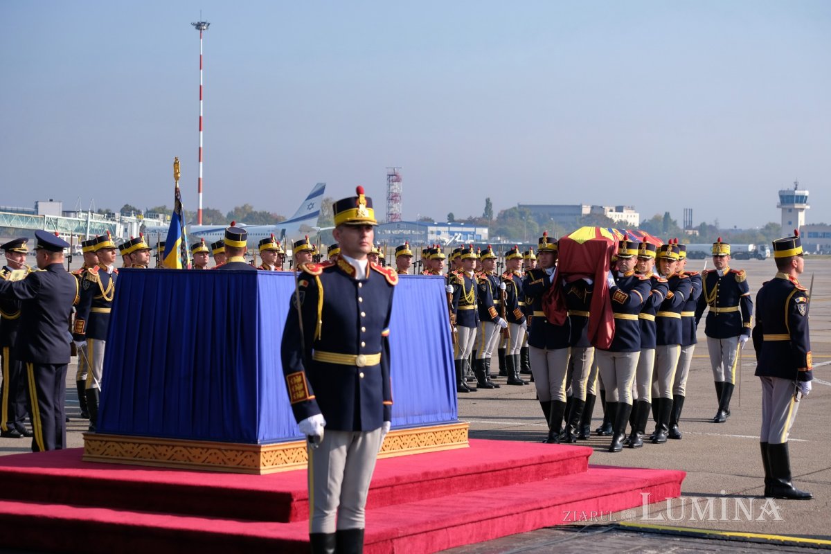 Repatrierea Reginei‑mamă Elena a României 129518