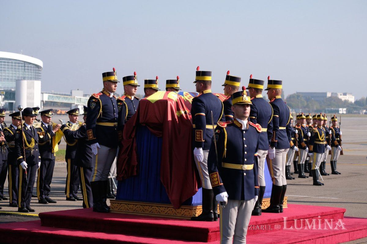 Repatrierea Reginei‑mamă Elena a României 129519