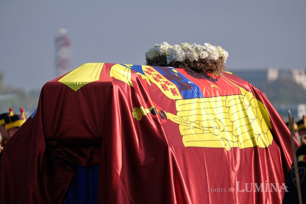 Repatrierea Reginei‑mamă Elena a României 129520