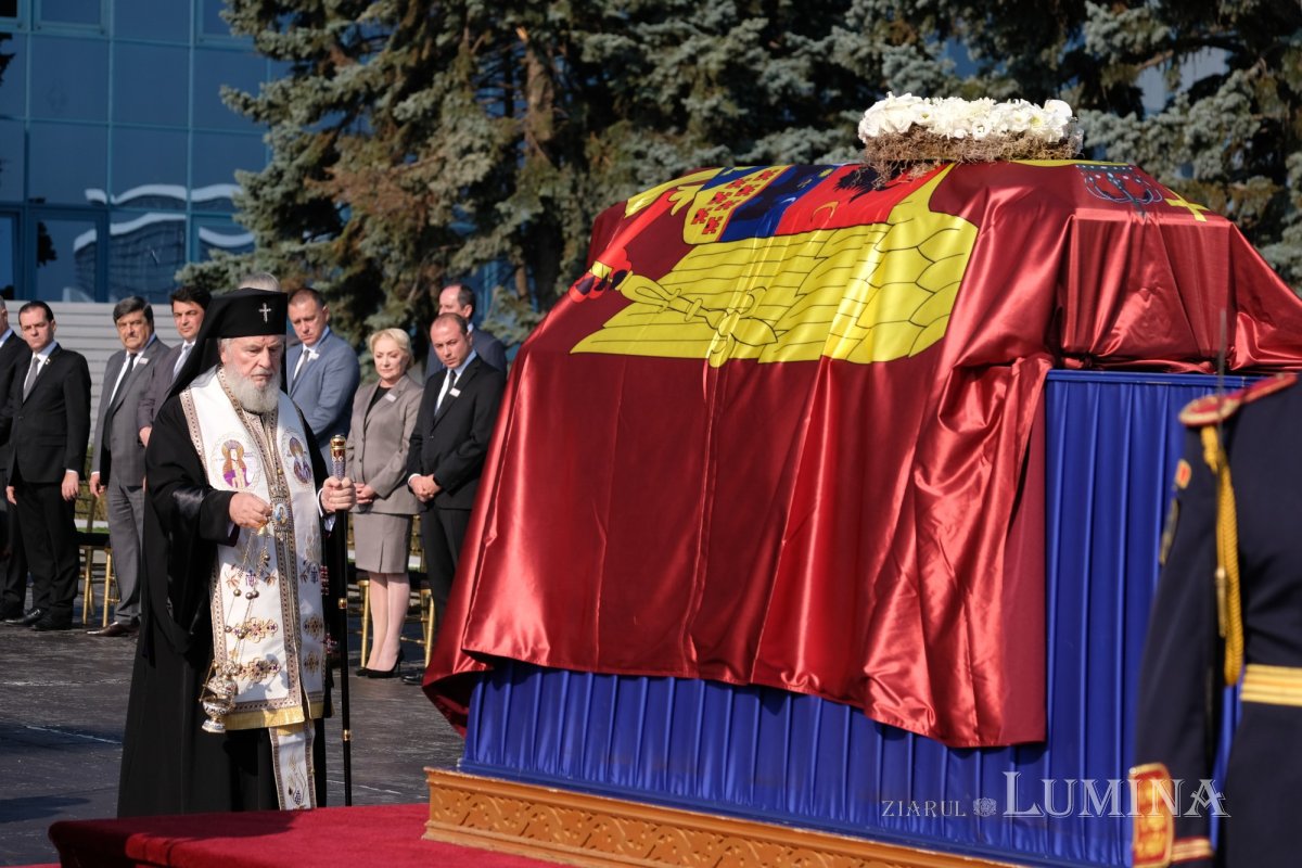 Repatrierea Reginei‑mamă Elena a României 129526