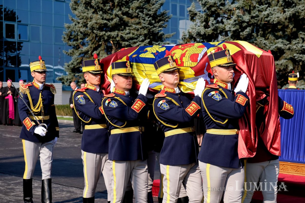 Repatrierea Reginei‑mamă Elena a României 129532