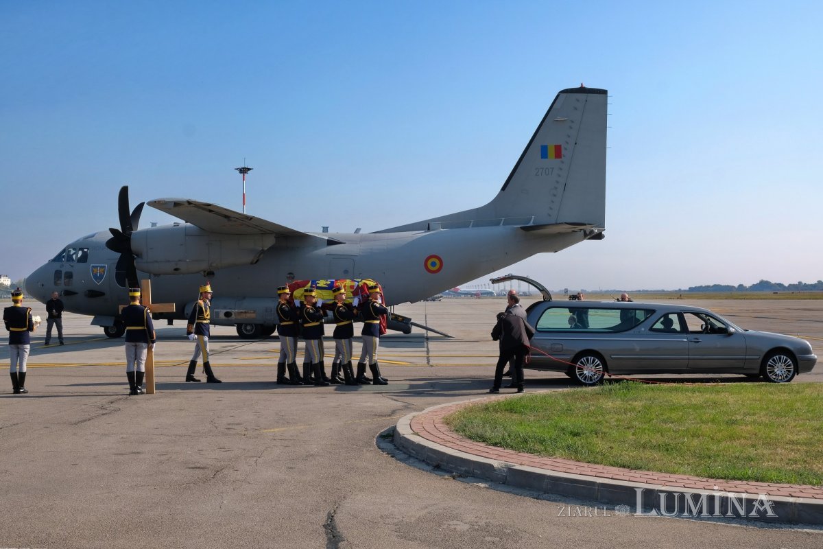 Repatrierea Reginei‑mamă Elena a României 129533