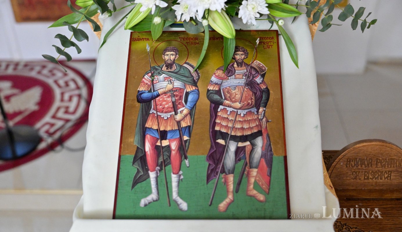 Acatistul Sfinților Mari Mucenici Teodor Stratilat (8 Februarie) și Teodor Tiron (17 februarie) 324092
