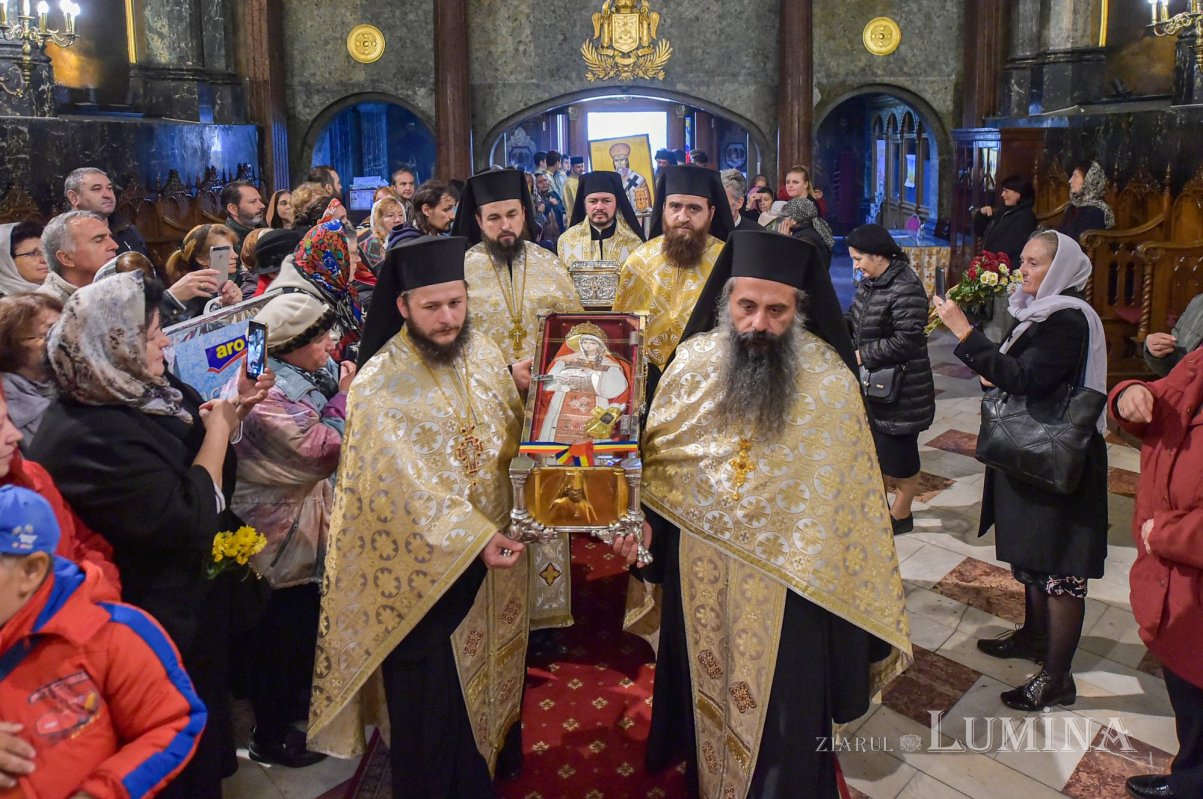 Procesiunea „Calea Sfinților” pe străzile din Capitală 130219