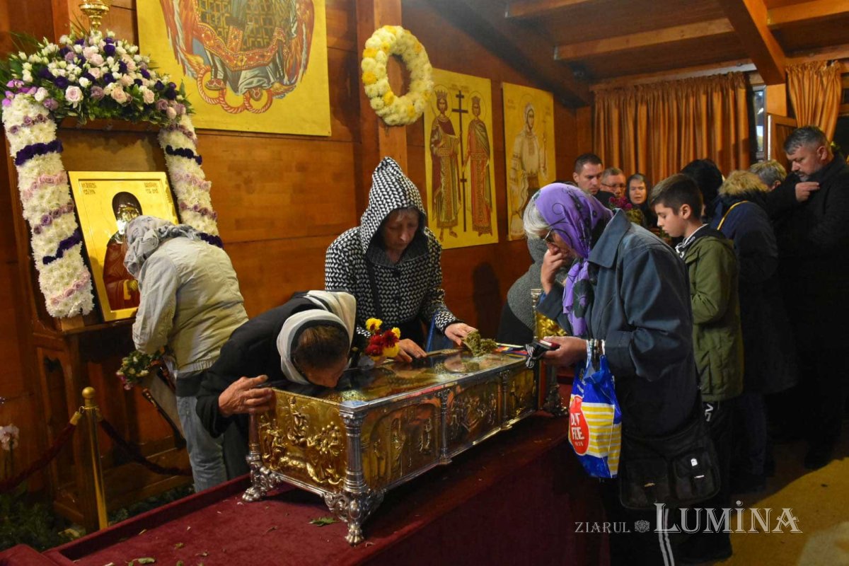 Rugăciuni la ceas de seară pe Colina Bucuriei 130463