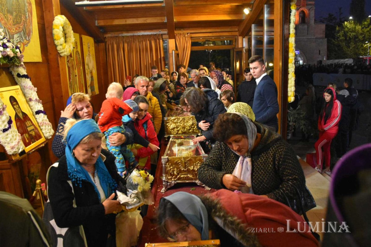 Rugăciuni la ceas de seară pe Colina Bucuriei 130464