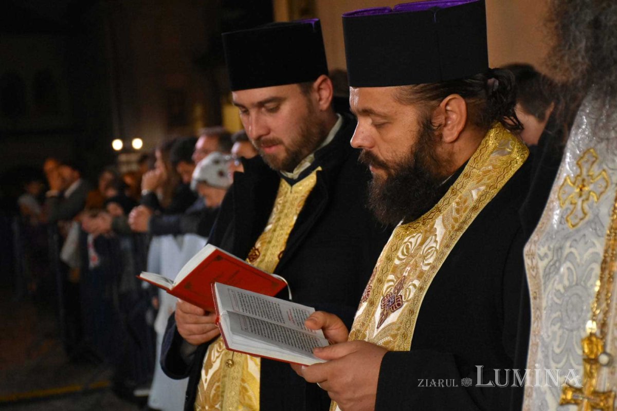 Rugăciuni la ceas de seară pe Colina Bucuriei 130475