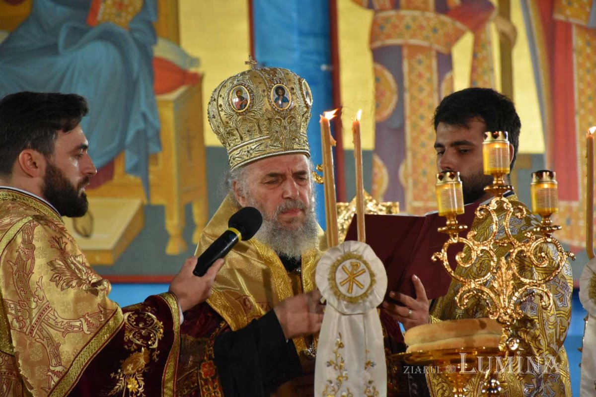 Rugăciuni la ceas de seară pe Colina Bucuriei 130484