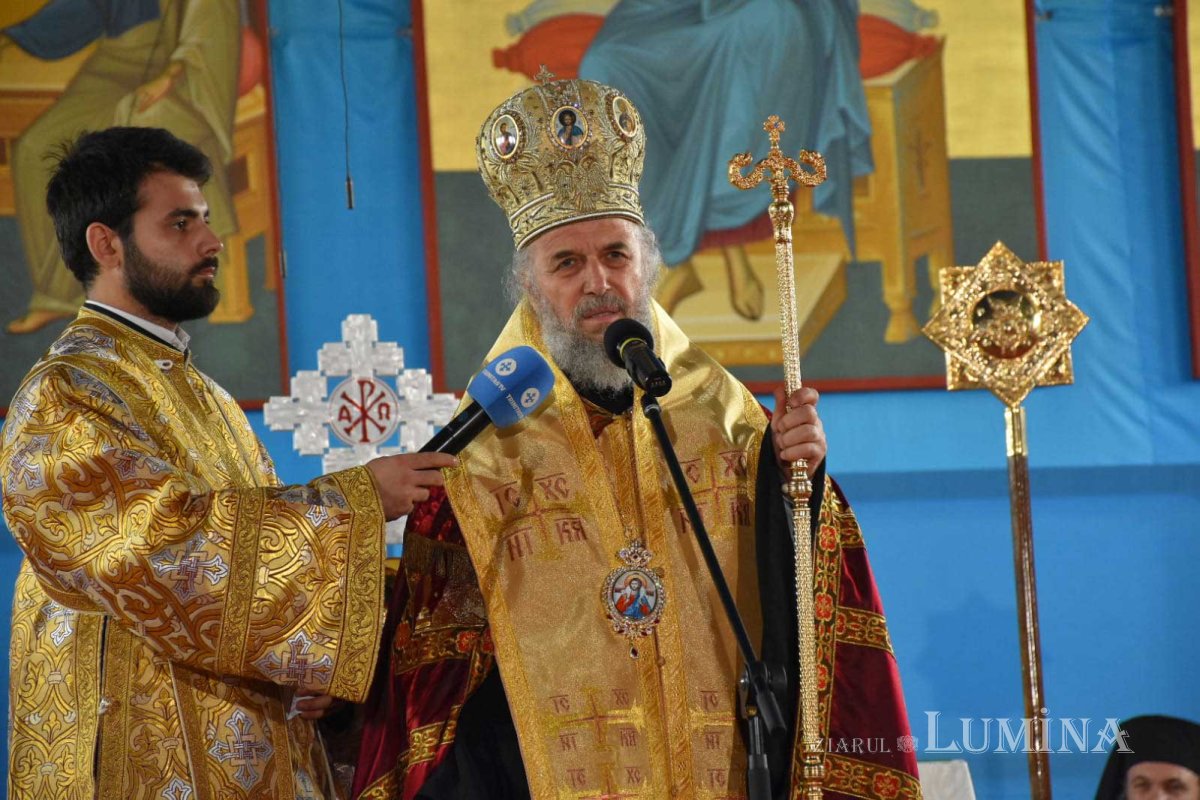 Rugăciuni la ceas de seară pe Colina Bucuriei 130487