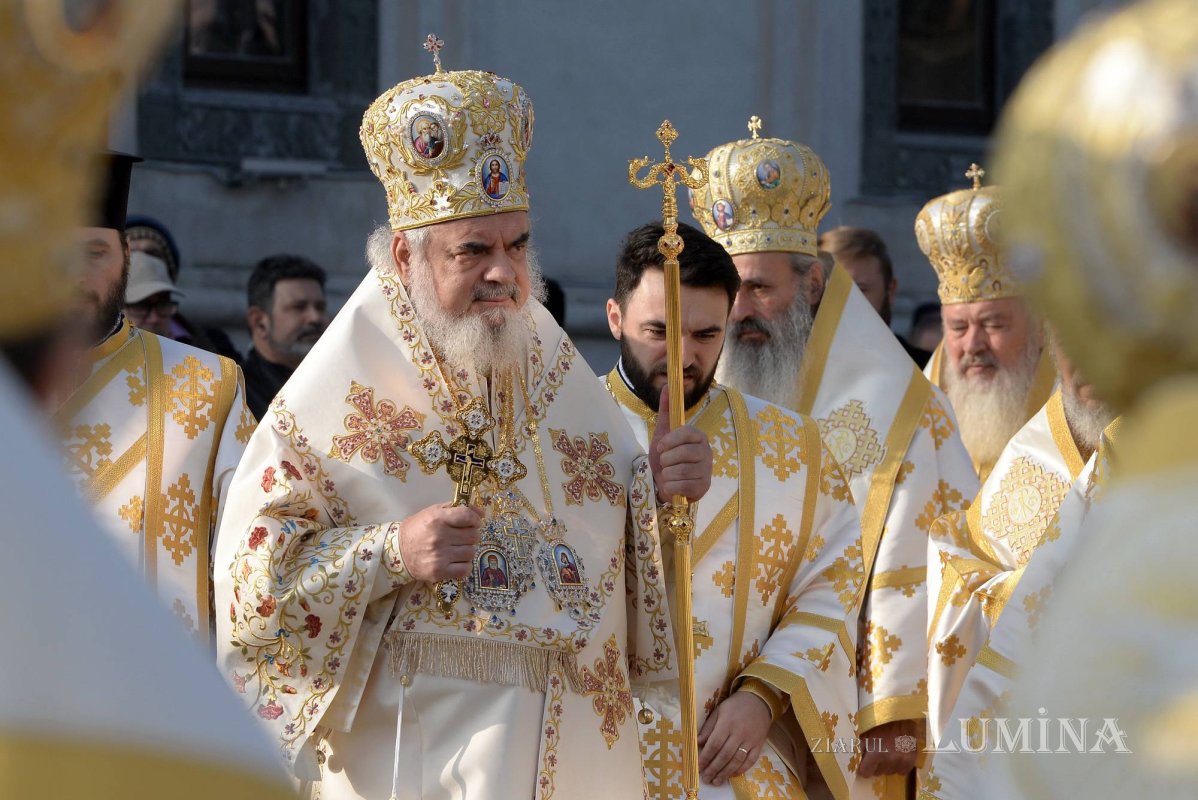 Chipurile luminate ale credincioșilor, frumusețea hramului 130494