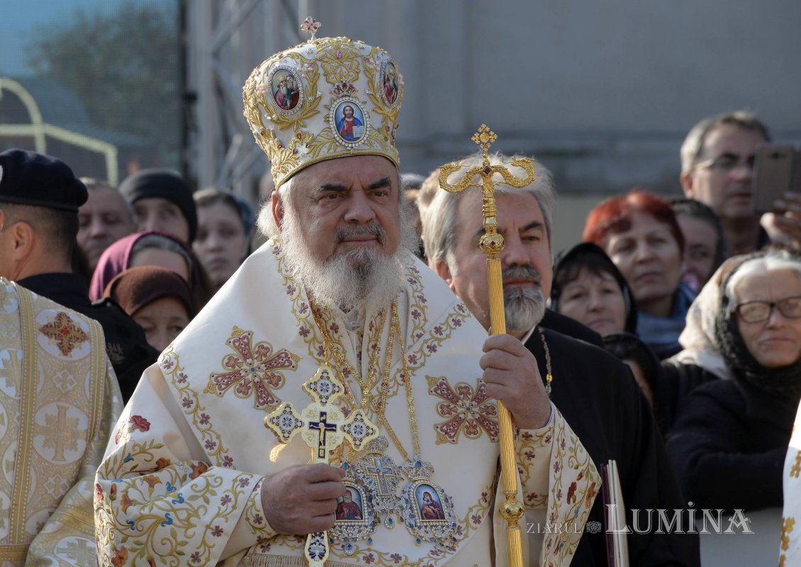 Chipurile luminate ale credincioșilor, frumusețea hramului 130497