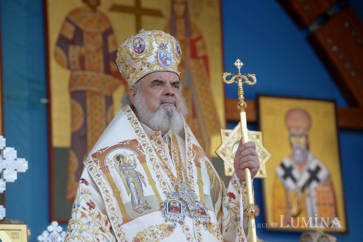 Chipurile luminate ale credincioșilor, frumusețea hramului 130514